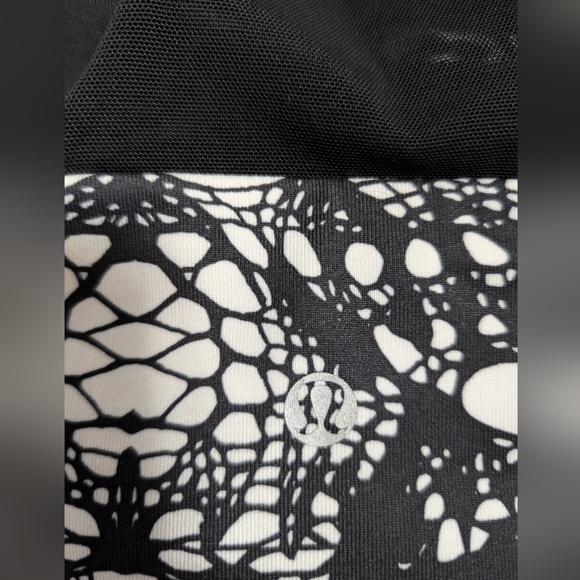 Lululemon Scoop Neck Tank - Picture 6 of 6